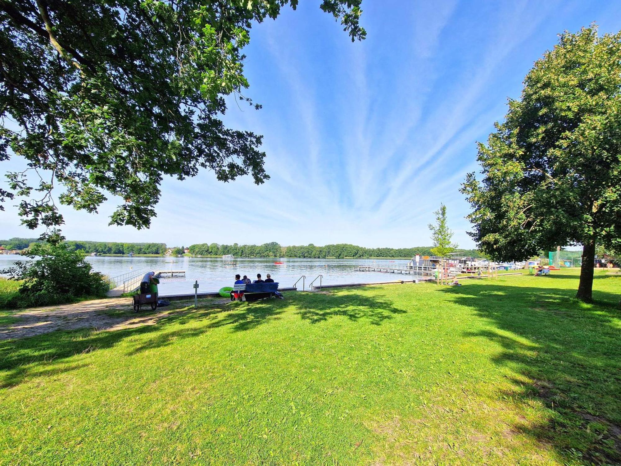 Ferienwohnungen Mirow See 10360 Bagian luar foto